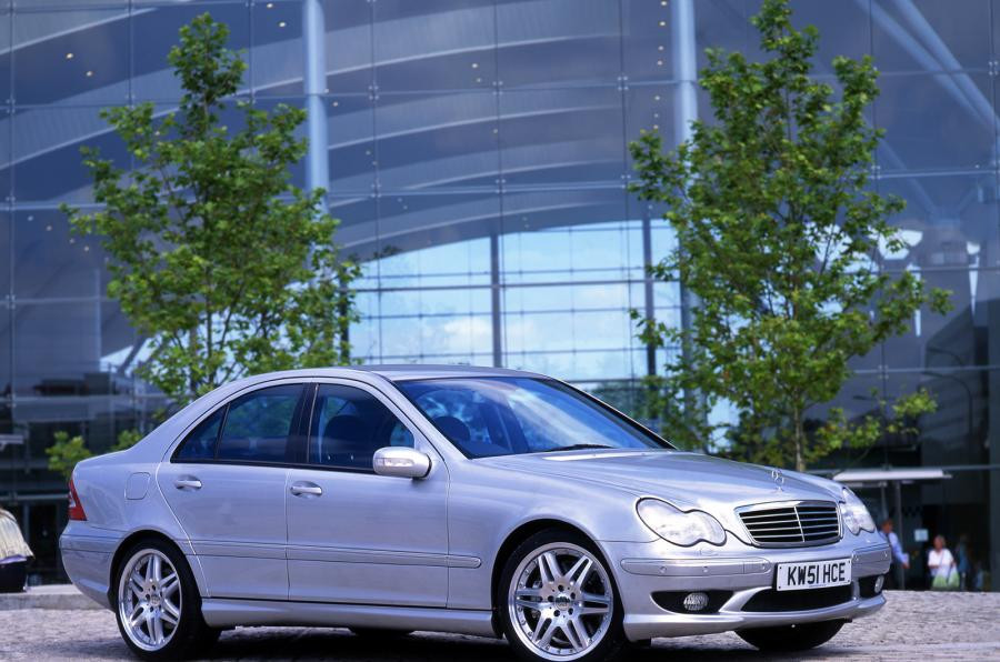 Mẫu xe Mercedes-Benz C-Class nguyên gốc.