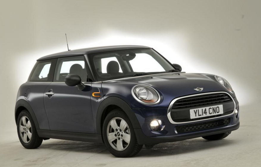 Còn đây là mẫu xe MINI Cooper chính hãng. 