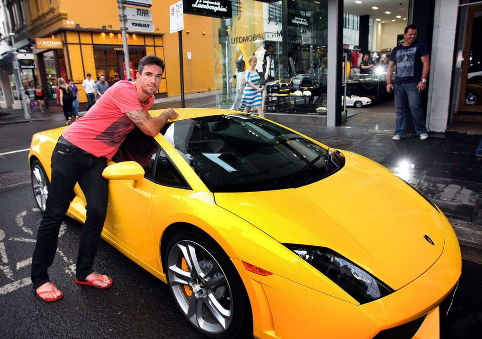 Lamborghini Gallardo của Kevin Pietersen. (Nguồn: Rex)