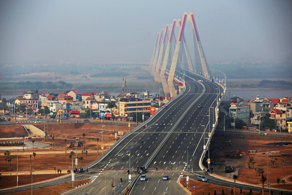 Phần cầu chính của cầu Nhật Tân dài hơn 3.750m, đường dẫn 5.170m, rộng 33,2m. (Ảnh: Huy Hùng/TTXVN)