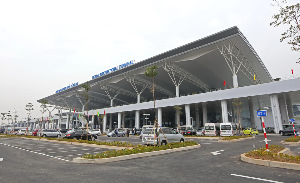 Nhà ga T2 - Cảng Hàng không Quốc tế Nội Bài gồm 4 tầng, công suất đáp ứng 10 triệu lượt hành khách/năm. (Ảnh: Huy Hùng/TTXVN)