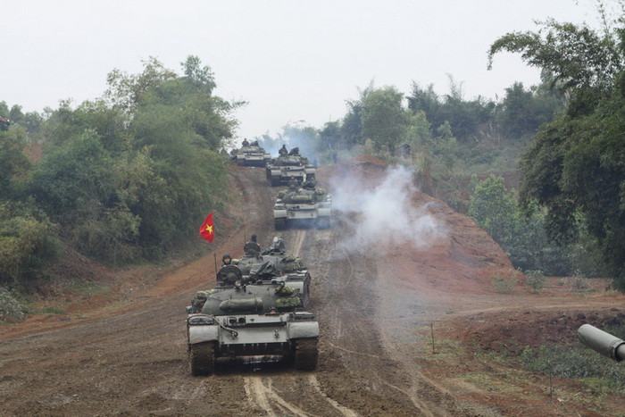 Lực lượng tăng thiết giáp, quân đội nhân dân Việt Nam huấn luyện, sẵn sàng chiến đấu. (Ảnh: Trọng Đức - TTXVN)