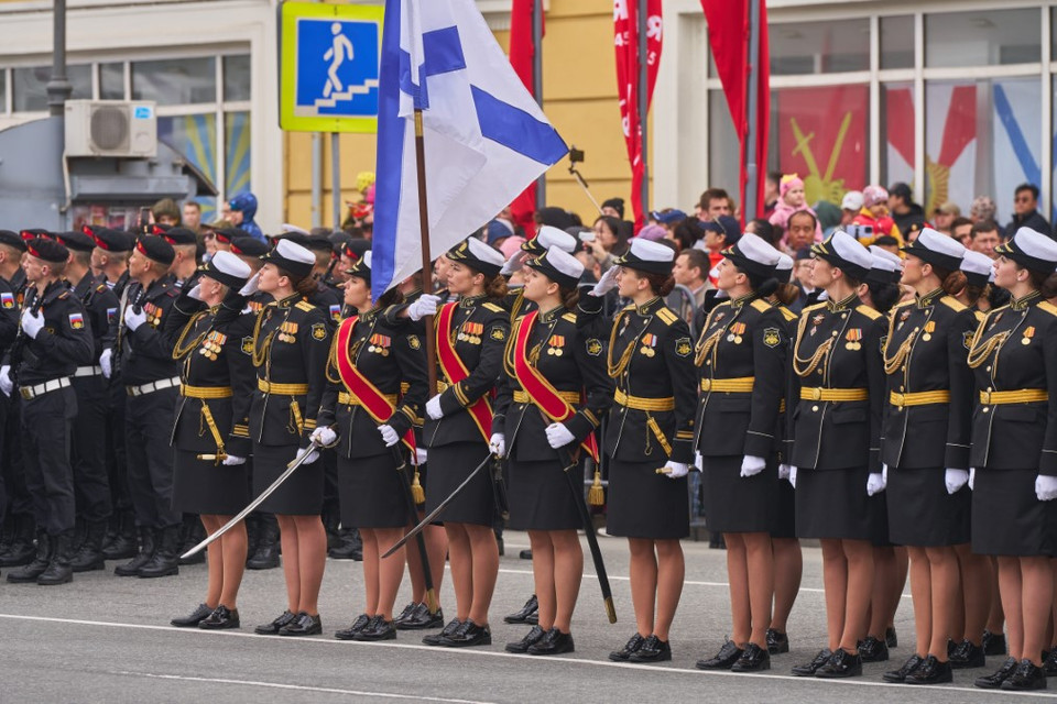 Các lực lượng tham gia Lễ duyệt binh kỷ niệm Ngày Chiến thắng ở Vladivostok (Liên bang Nga), ngày 9/5/2024. (Ảnh: THX/TTXVN)