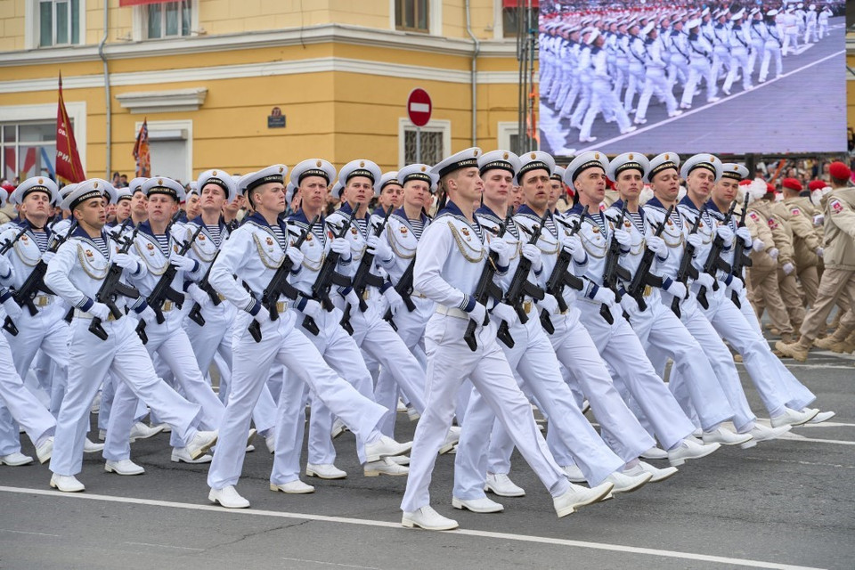 Ngày 9/5/2024, lễ duyệt binh kỷ niệm 79 năm Ngày Chiến thắng trong Chiến tranh Vệ quốc vĩ đại (9/5/1945-9/5/2024) diễn ra trọng thể trên Quảng trường Đỏ ở Thủ đô Moskva (Nga). (Ảnh: THX/TTXVN)