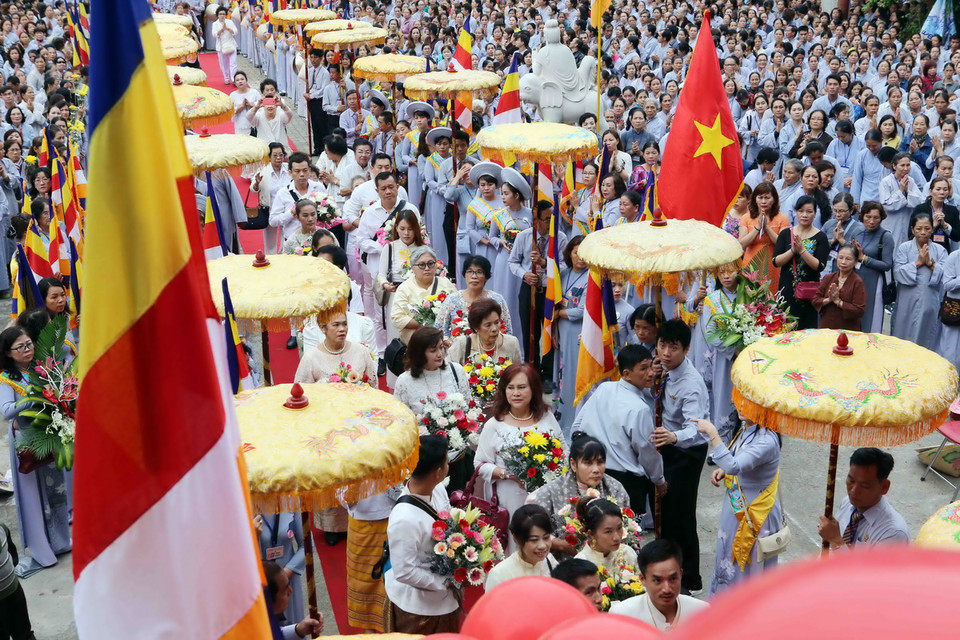 Các đoàn Phật giáo Quốc tế tham dự lễ hội. (Ảnh: Trần Lê Lâm/TTXVN)