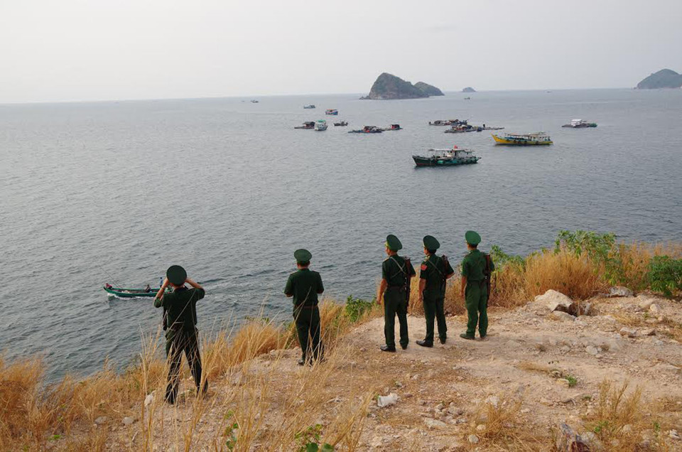 Lực lượng Bộ đội Biên phòng tỉnh Kiên Giang tuần tra, bảo vệ vùng biển Nam Du. (Ảnh: Lê Sen/TTXVN)