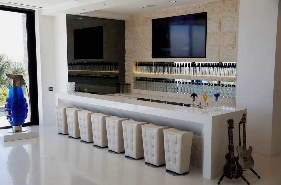 Một quầy bar sang trọng và cá tính. (Nguồn: Bloomberg)