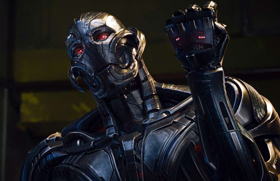 Ultron là một robot do Tony Stark và Tiến sỹ Bruce Banner chế tạo, với mục đích tạo ra một robot có trí thông minh siêu việt và bảo vệ con người. Do quá thông minh, Ultron đã vượt ra ngoài tầm kiểm soát và trở thành một kẻ thù nguy hiểm của các siêu anh hùng. (Nguồn: Universal Picture)