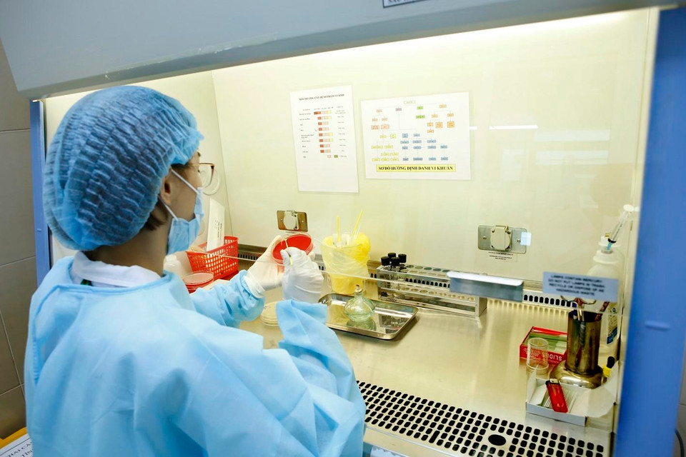 Bệnh viện K đầu tư trang thiết bị y tế hiện đại, công nghệ cao giúp chẩn đoán, đánh giá gia đoạn bệnh chính xác, điều trị hiệu quả. (Ảnh: Dương Ngọc/TTXVN)