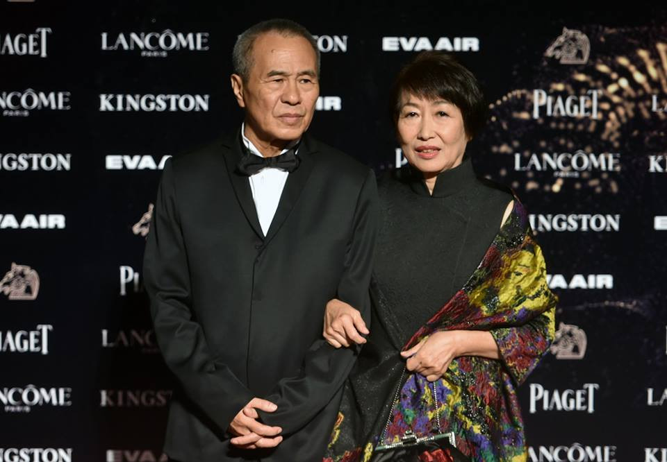 Đạo diễn Hầu Hiếu Hiền và vợ. (Nguồn: CCTVNews)