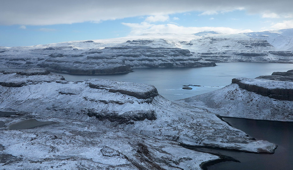 Đảo Kerguelen, hay còn được biết tới với đảo Desolation, nằm ở Ấn Độ Dương. Nơi đây không có dân sinh sống ngoại trừ 100 nhà nghiên cứu và kỹ sư của Pháp. (Nguồn: Sputniknews)