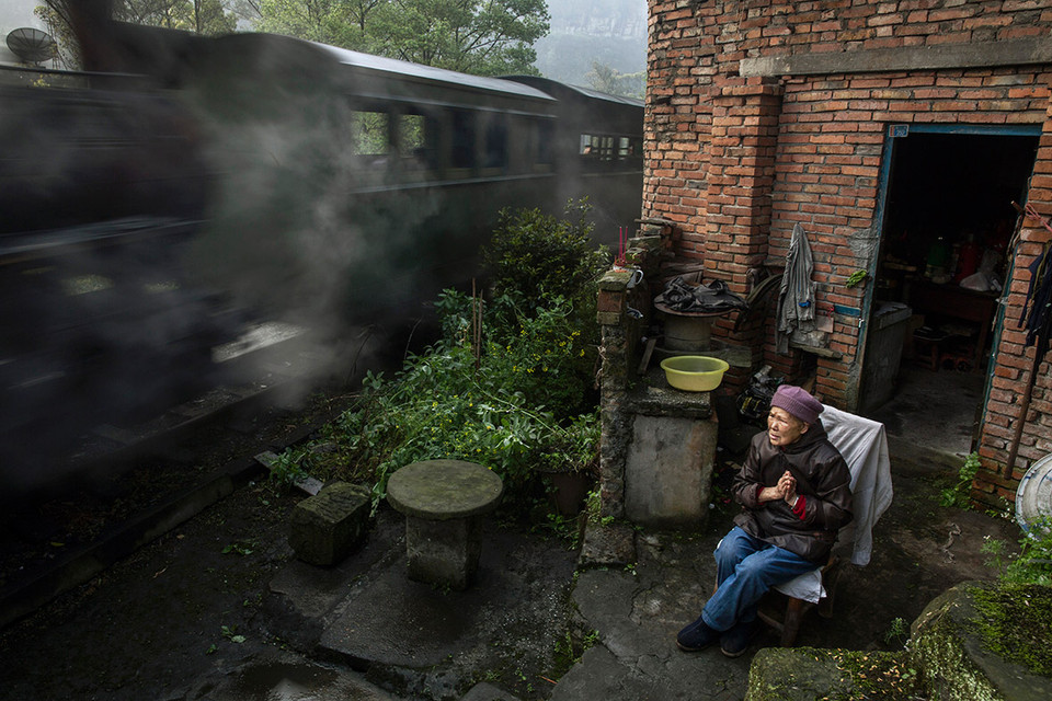 Những ngôi làng tồn tại biệt lập. (Ảnh: Kevin Frayer/Ibtimes)