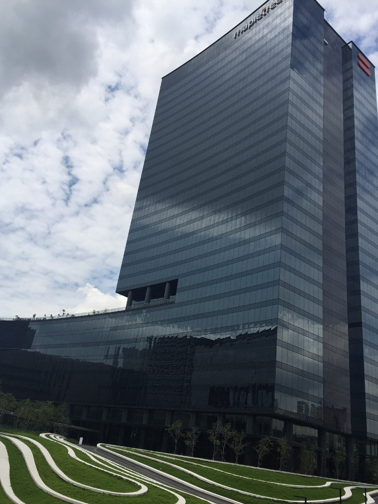 Phía trước tòa nhà nơi đặt văn phòng Google. (Ảnh: Mỹ Bình/Vietnam+)