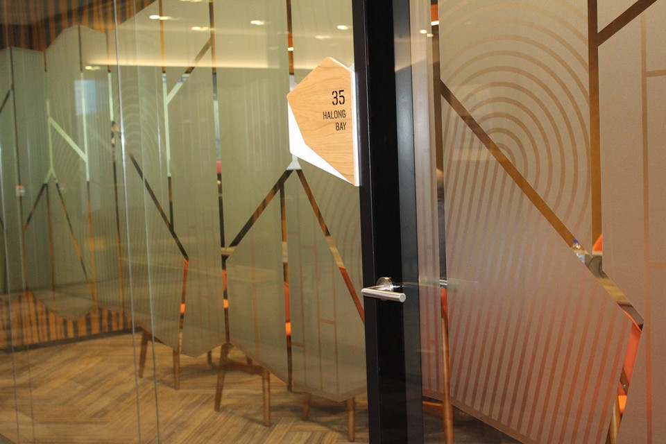Một phòng họp của Google mang tên Hạ Long. (Ảnh: Mỹ Bình/Vietnam+)