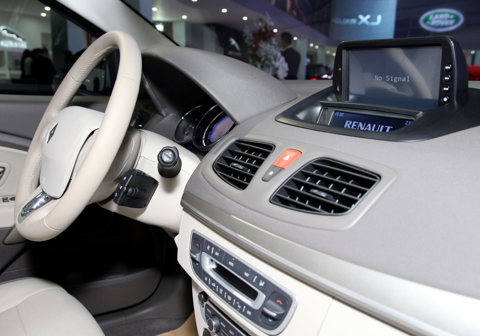 Nội thất bọc da sang trọng cùng công nghệ The Renault Key Card tiên tiến của chiếc Renault Megane. (Ảnh: Doãn Đức/Vietnam+)