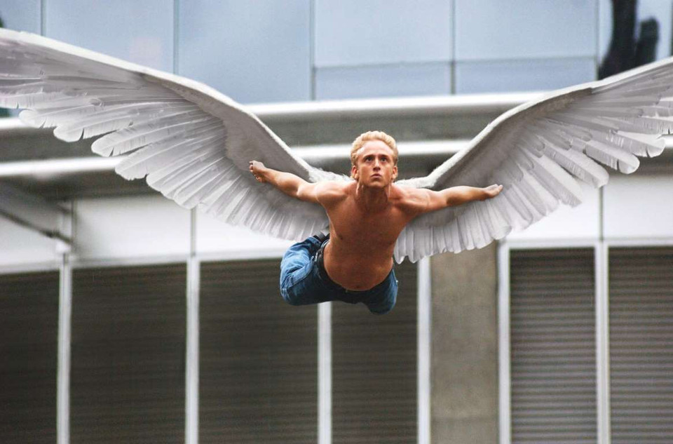 Angel từng hai lần từ chối tham gia Avengers, nhưng anh giúp họ đánh bại Sauron và Savage Land. (Nguồn: Rex)