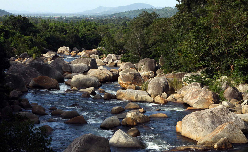 Quang cảnh thác Krông Kmar với những phiến đá lớn. (Ảnh: Dương Giang/TTXVN)