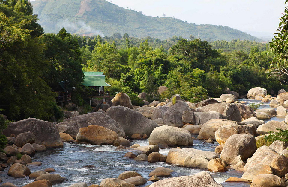 Quang cảnh thác Krông Kmar với những phiến đá lớn. (Ảnh: Dương Giang/TTXVN)