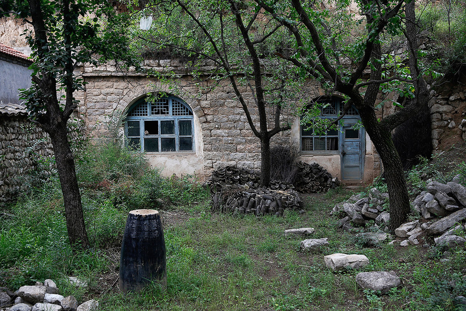 Một ngôi nhà bị bỏ hoang tại Trung Quốc. Trước đây pháo đài này từng là nơi quân đội Nhật Bản giam giữ phụ nữ. Trong vòng 3 năm đã có khoảng 50 phụ nữ bị chúng nhốt tại đây để làm nô lệ tình dục. (Nguồn: Kim Kyung-Hoon/Reuters)
