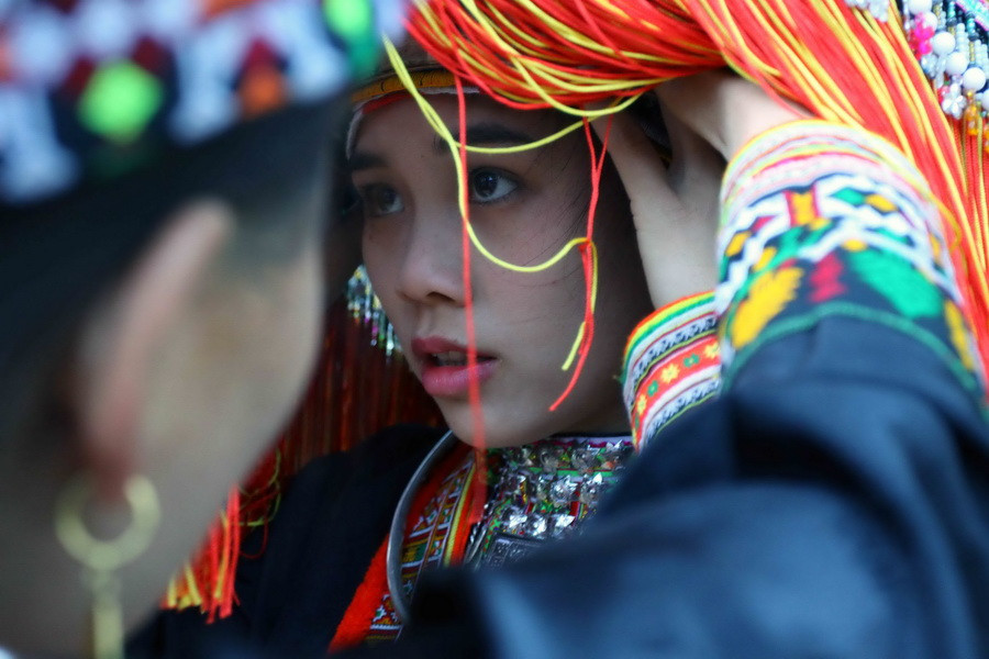  Phát huy những giá trị văn hóa, phong tục tập quán trong lễ cưới hỏi của người Dao, để góp phần làm phong phú thêm những sinh hoạt văn hóa của cộng đồng các dân tộc Việt Nam. (Ảnh: Thế Duyệt/TTXVN)