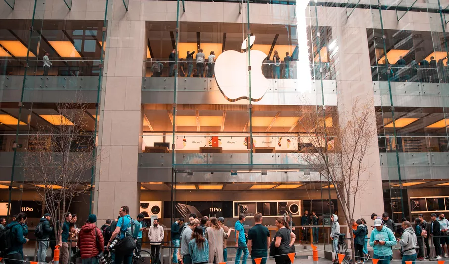 Sydney là một trong những thành phố đầu tiên trên thế giới nơi iPhone ra mắt mỗi năm. Đây là cửa hàng hàng đầu tiên của Apple mở cửa bán iPhone 11 vào thứ Sáu, ngày 20/9, thời điểm trước 8 giờ sáng giờ địa phương. (Nguồn: Cnet)