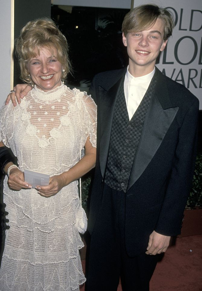 Nam tài tử cùng mẹ mình là Irmelin tham dự Lễ trao giải Quả cầu vàng năm 1994. (Nguồn: Yahoo)