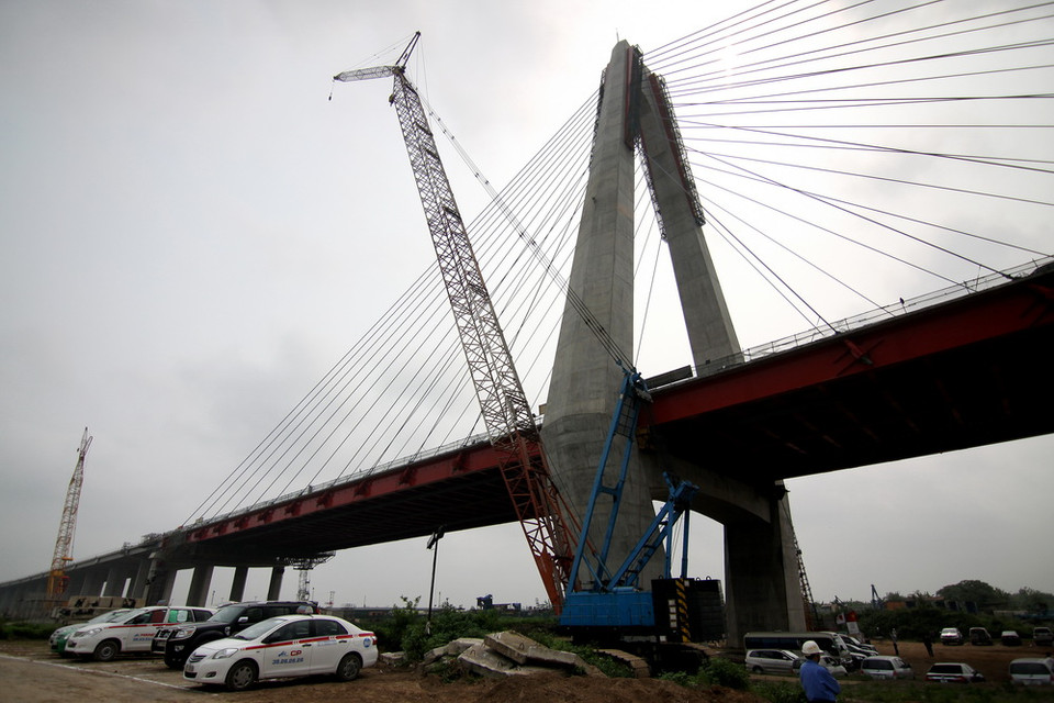 Cầu Nhật Tân trong ngày hợp long. (Ảnh: Trọng Đạt/TTXVN)