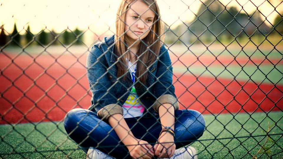 Bỗng nhiên thay đổi bạn bè, các mối quan hệ xã hội. (Nguồn: Getty Images)