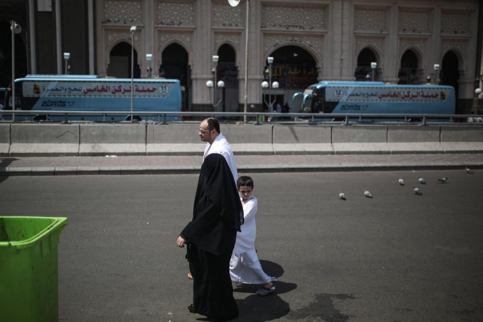 Một gia đình Hồi giáo hành hương. (Nguồn: AP)