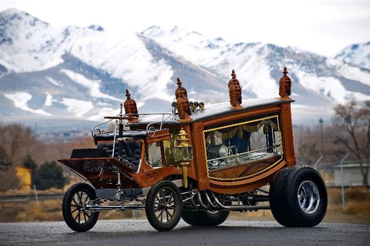 Ray Fahmer đã thiết kế ra Boothill Express năm 1967 với hình dáng thật kỳ quái, giống như một chiếc xe tang. (Nguồn: Gatsby Automobile) 