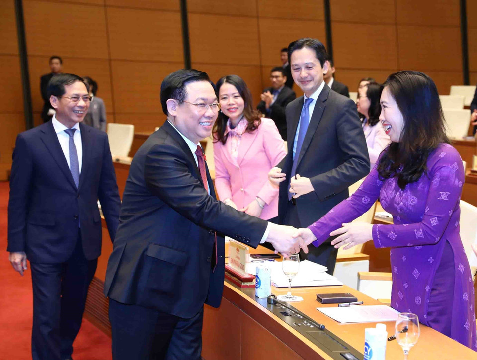 Chiều 21/12/2023, tại Nhà Quốc hội, Chủ tịch Quốc hội Vương Đình Huệ gặp mặt thân mật các Đại sứ, Trưởng Cơ quan Đại diện Ngoại giao Việt Nam ở Nước ngoài nhân dịp tham dự Hội nghị Ngoại giao lần thứ 32. (Ảnh: Minh Đức/TTXVN)