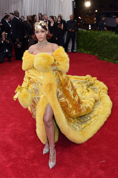 Rihanna. (Nguồn: elle.com)