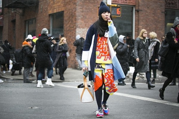 Susie Lau tiếp tục gây 'náo loạn' đường phố New York với những bộ trang phục ấn tượng của mình. 