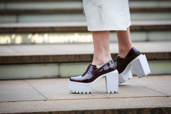 Thiết kế cao gót đế thô rất lạ của Jamie Wei Huang.