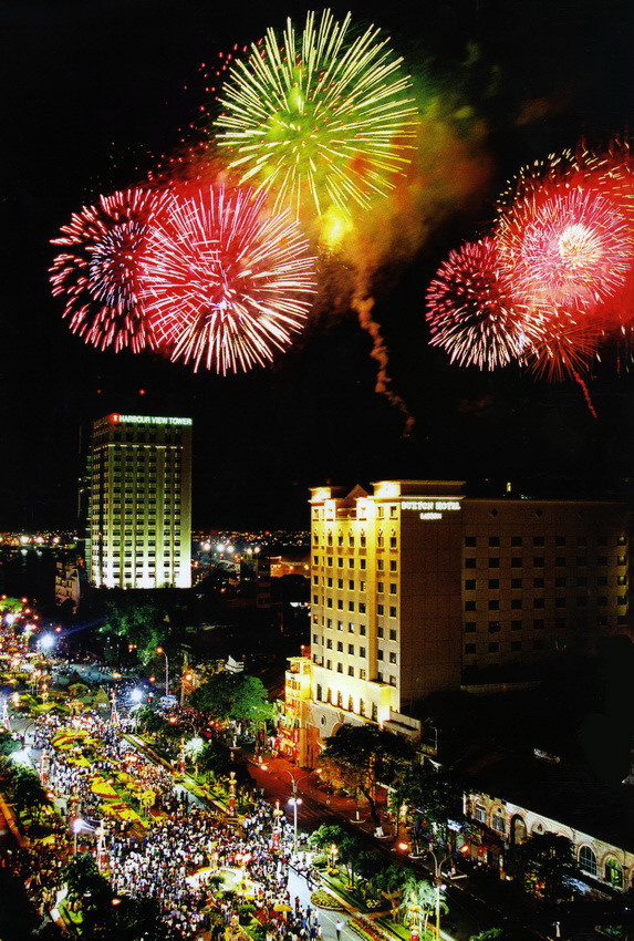 Pháo hoa mừng năm mới tại Thủ đô Hà Nội. (Nguồn: TTXVN) 