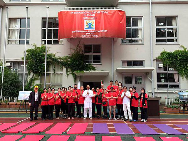 Sự kiện Ngày Yoga quốc tế được tổ chức trên khắp Nhật Bản. (Nguồn: hindustantimes)
