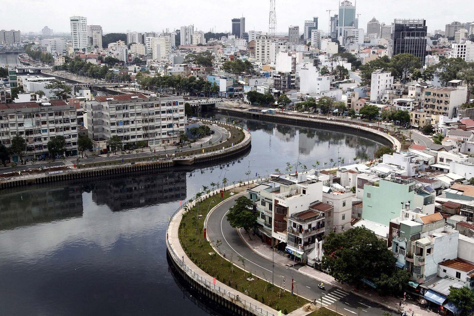 Kênh Nhiêu lộc-Thị nghè và đường Hoàng Sa,Trường Sa, Thành phố Hồ Chí Minh. (Ảnh Hoàng Hải/TTXVN)