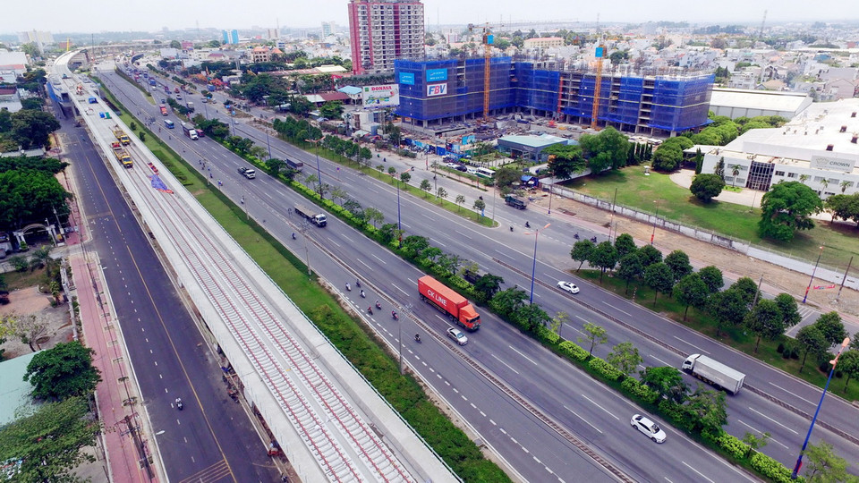 Dự án có độ dài 19,7km, đi qua các quận 1, 2, 9, Bình Thạnh, Thủ Đức (Thành phố Hồ Chí Minh) và huyện Dĩ An (Bình Dương). (Ảnh: Hoàng Hải/TTXVN)