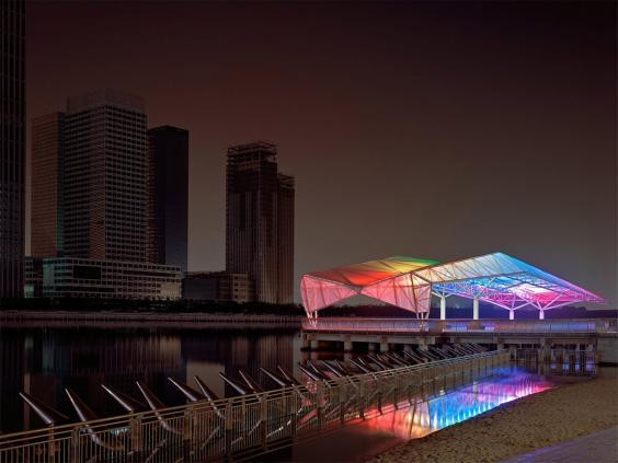 Sự mới mẻ của những thành phố mới đã lôi cuốn Caemmerer. (Nguồn: CCTVNews)