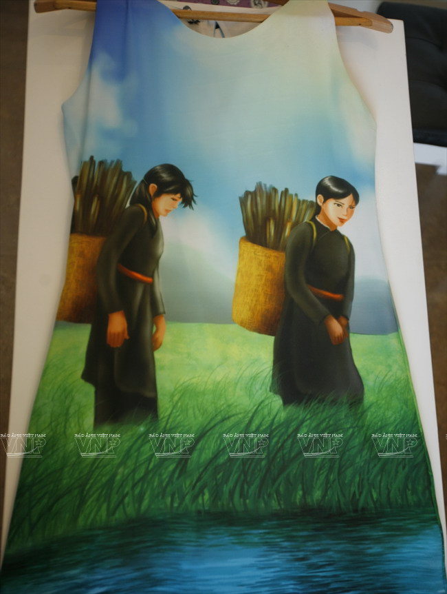  Họa tiết các cô gái dân tộc trong lao động hàng ngày. (Ảnh: Văn Quyền/Báo ảnh Việt Nam)