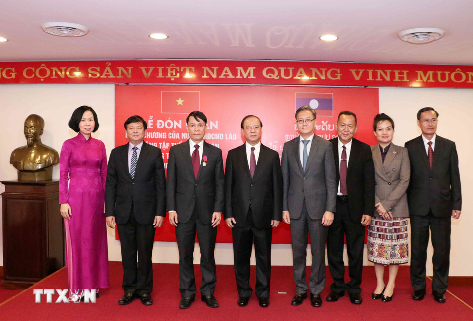 Các đại biểu chụp ảnh chung. (Ảnh: Văn Điệp/TTXVN)