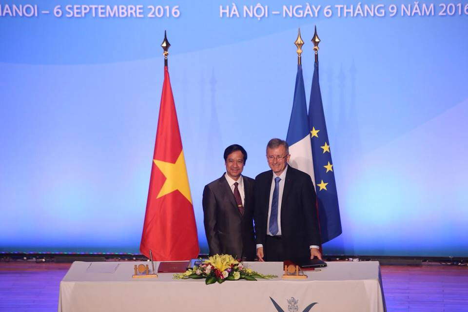 Dự kiến, trong ngày 9/6, Tổng thống Cộng hòa Pháp Francois Hollande có bài phát biểu tại Đại học Quốc gia Hà Nội về chủ đề: “Tương lai chung của Pháp và Việt Nam."