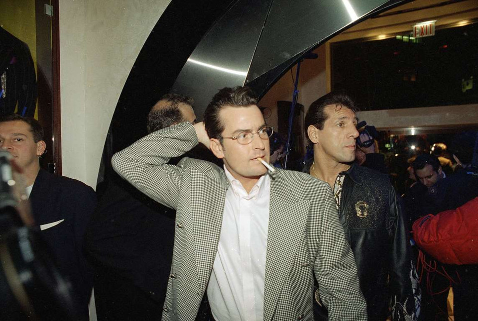 Đầu năm 1995, Heidi Fleiss ra tòa vì tội môi giới mại dâm và Charlie Sheen là người có liên quan tới vụ việc. (Nguồn: AP)