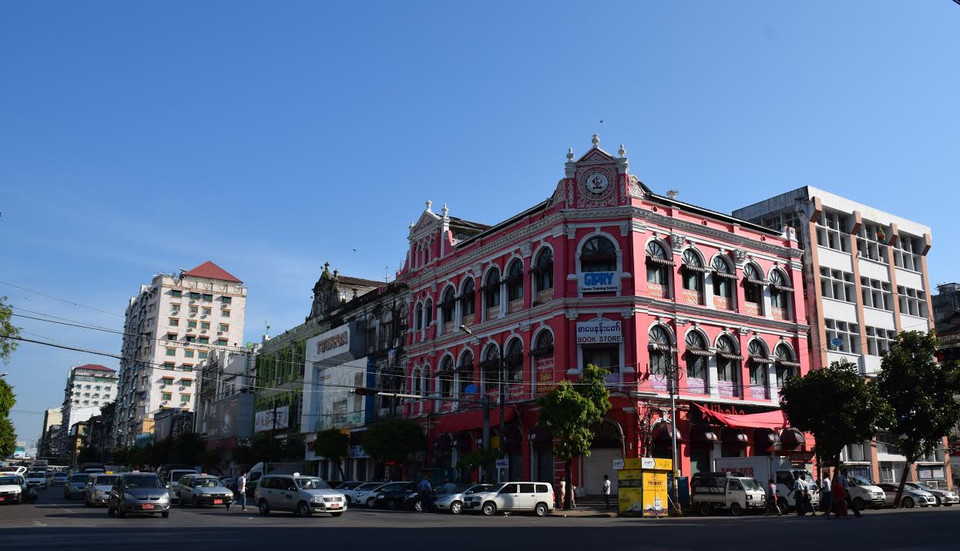 Ngay sau khi nắm quyền vào năm 2011, Đảng Đoàn kết và Phát triển Liên bang Myanmar đã tiến hành nhiều cải cách, mang lại những tiến bộ nhất định về kinh tế-xã hội, song mức sống của đại đa số người dân vẫn chưa được cải thiện. Cơ sở hạ tầng của Myanmar còn khá nghèo nàn. (Ảnh: Sơn Nam/Vietnam+)