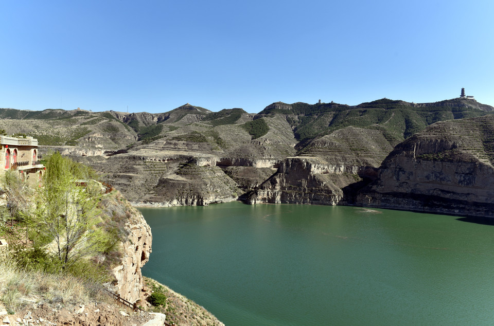 Hẻm núi Junggar được chính quyền đầu tư phát triển thành nơi du lịch nghỉ dưỡng chất lượng cao kết hợp tìm hiểu văn hóa Hoàng Hà. (Ảnh: Vietnam+)