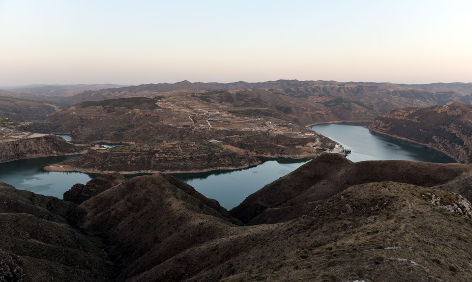 Sông Hoàng Hà không ngừng uốn khúc quanh co suốt hơn 80km trên cao nguyên Ordos và cao nguyên Hoàng Thổ. (Ảnh: Vietnam+)