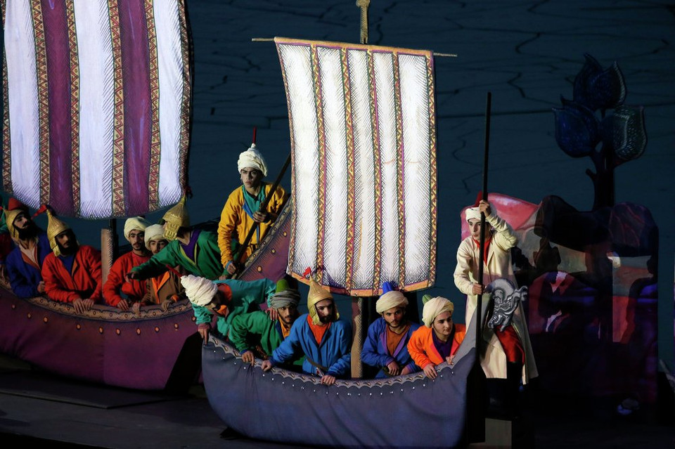 Các diễn viên tái hiện một cảnh lịch sử trong lễ khai mạc. (Nguồn: Sputniknews)