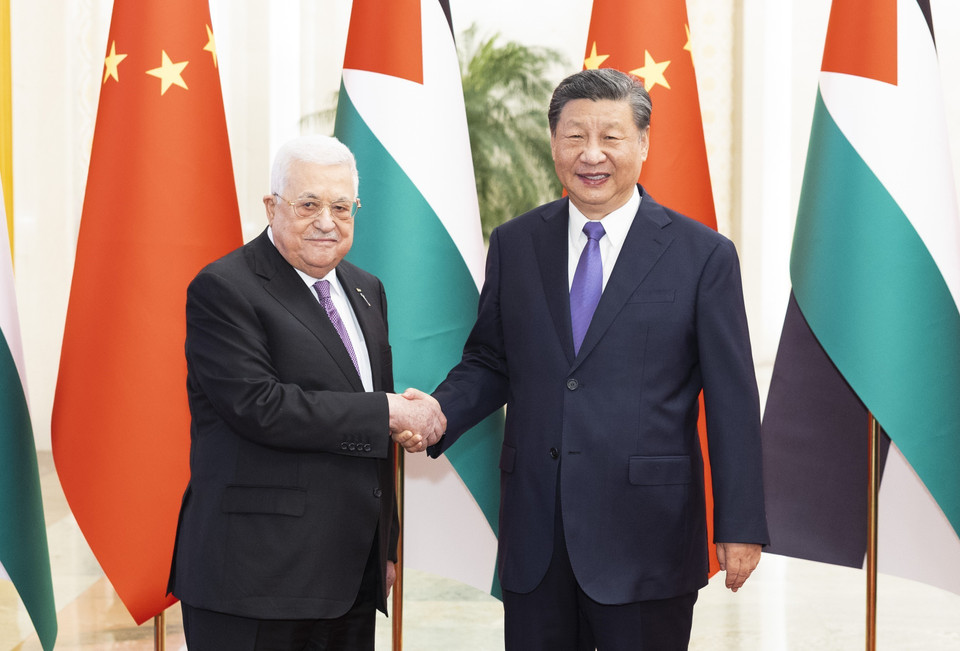 Thảo luận với Tổng thống Palestine Mahmoud Abbas đang trong chuyến thăm Bắc Kinh, ngày 14/6/2023, Chủ tịch Trung Quốc Tập Cận Bình đã đề xuất ba điểm giúp giải quyết vấn đề của Palestine. (Ảnh: THX/TTXVN)