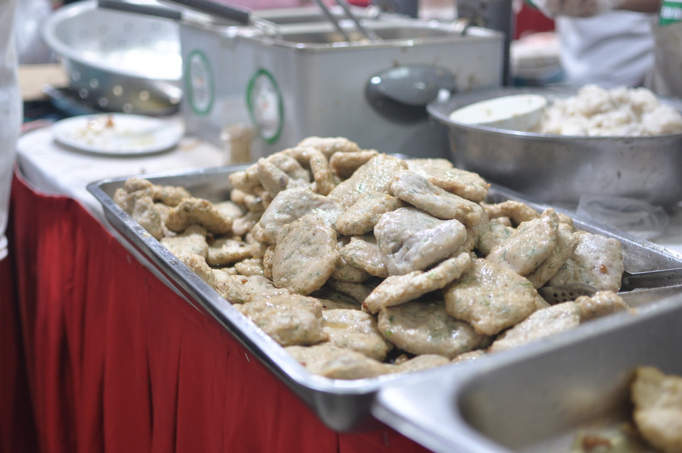 Bên cạnh không gian trưng bày, giới thiệu sản phẩm là không gian văn hóa ẩm thực. (Ảnh: Việt Đức/Vietnam+) 