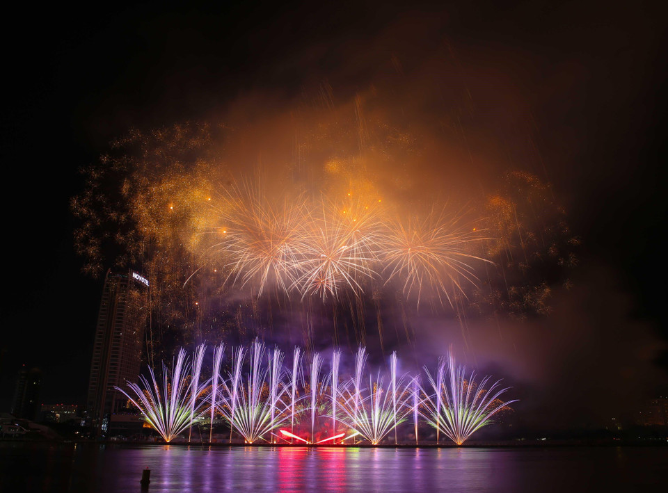 Màn trình diễn pháo hoa của đội Việt Nam. (Ảnh: Trần Lê Lâm/TTXVN)